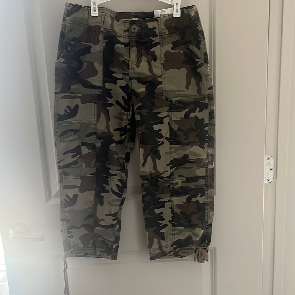 Women’s Camouflage Cargo Pants